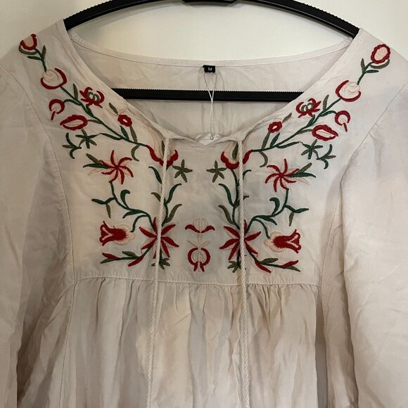 Futurino NWT Taupe Embroidered Floral Boho Tunic – Billowy Sleeve Fit - Picture 3 of 15